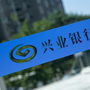 兴业银行信用卡：逆势扩张下的风险与机遇